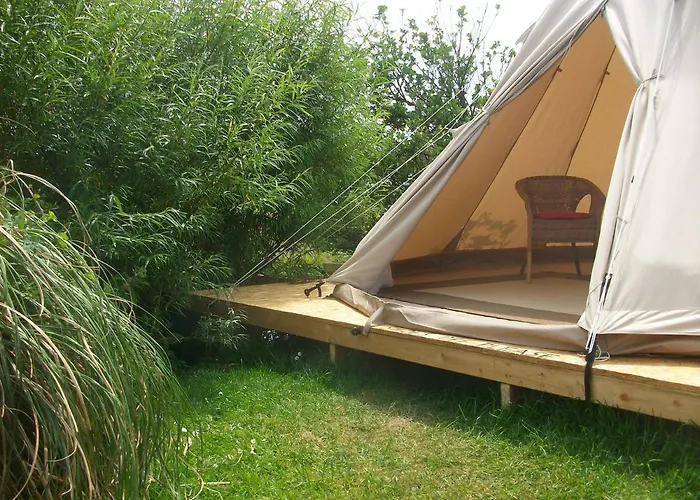 Aille River Tourist Glamping *